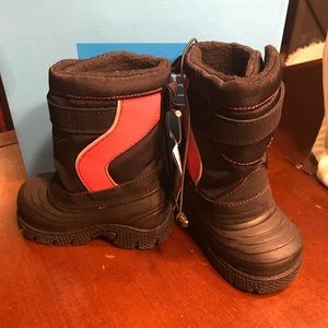 NIB - Boys Thermolite Snow Shoes - Size 4